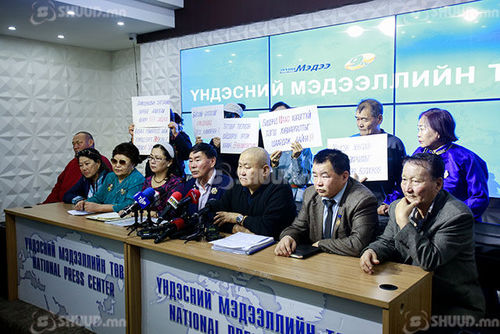 ШУУД: Зээлгүй ахмадууд Ерөнхийлөгчийг шийдвэрээ эргэж харахыг хүслээ